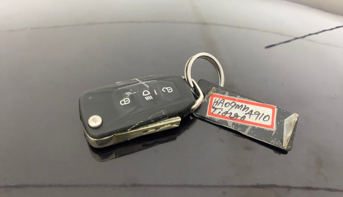 2022 Tata Tiago XZ PLUS CNG, CNG, Manual, 1,46,391 km, Key Close Up
