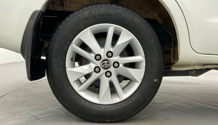 2017 Toyota Innova Crysta 2.7 ZX AT 7 STR, Petrol, Automatic, 85,231 km, Right Rear Wheel