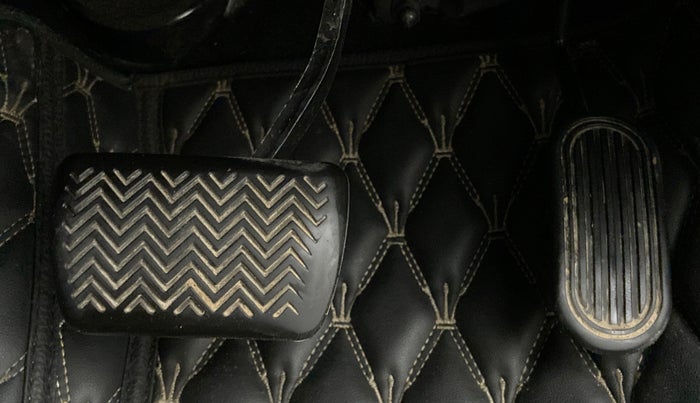 2017 Toyota Innova Crysta 2.7 ZX AT 7 STR, Petrol, Automatic, 85,231 km, Pedals