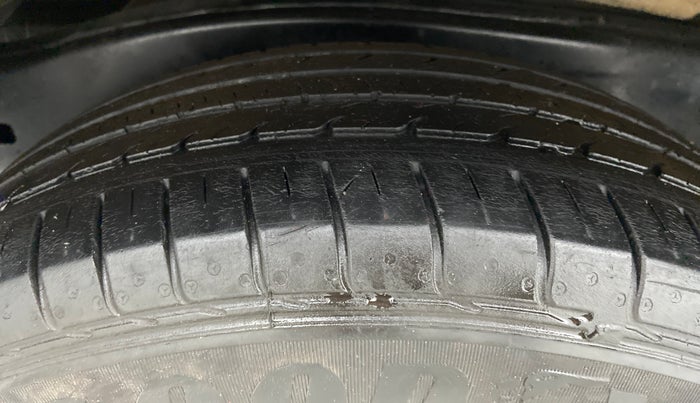 2017 Toyota Innova Crysta 2.7 ZX AT 7 STR, Petrol, Automatic, 85,231 km, Right Rear Tyre Tread