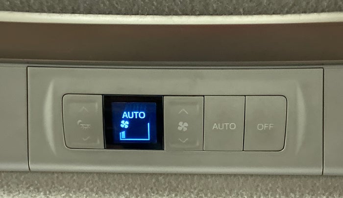 2017 Toyota Innova Crysta 2.7 ZX AT 7 STR, Petrol, Automatic, 85,231 km, Rear AC Temperature Control