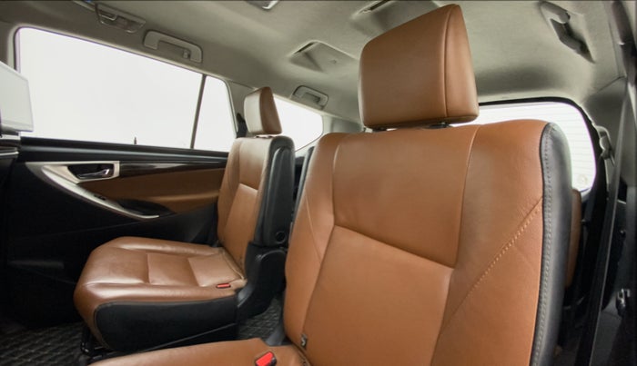 2017 Toyota Innova Crysta 2.7 ZX AT 7 STR, Petrol, Automatic, 85,231 km, Right Side Rear Door Cabin