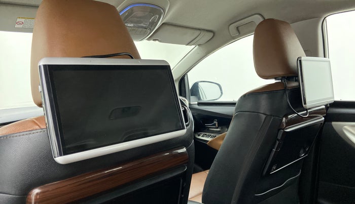 2017 Toyota Innova Crysta 2.7 ZX AT 7 STR, Petrol, Automatic, 85,231 km, Display Screen For Rear Passengers