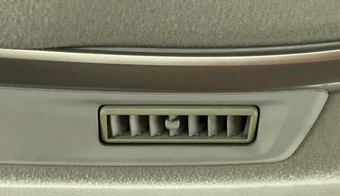 2017 Toyota Innova Crysta 2.7 ZX AT 7 STR, Petrol, Automatic, 85,231 km, Rear AC Vents