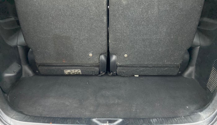 2017 Toyota Innova Crysta 2.7 ZX AT 7 STR, Petrol, Automatic, 85,231 km, Boot Inside