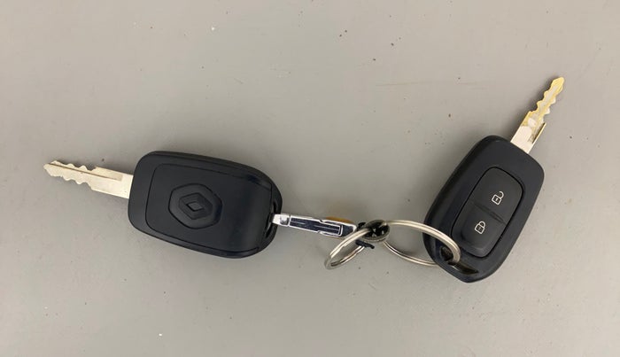 2018 Renault Kwid RXT 1.0 AMT, Petrol, Automatic, 32,655 km, Key Close Up