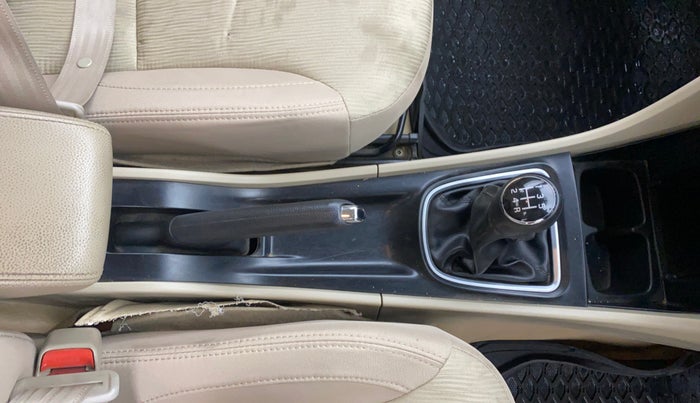 2017 Maruti Ciaz DELTA DIESEL 1.3, Diesel, Manual, 90,990 km, Gear Lever