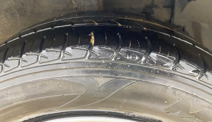 2017 Maruti Ciaz DELTA DIESEL 1.3, Diesel, Manual, 90,990 km, Right Front Tyre Tread