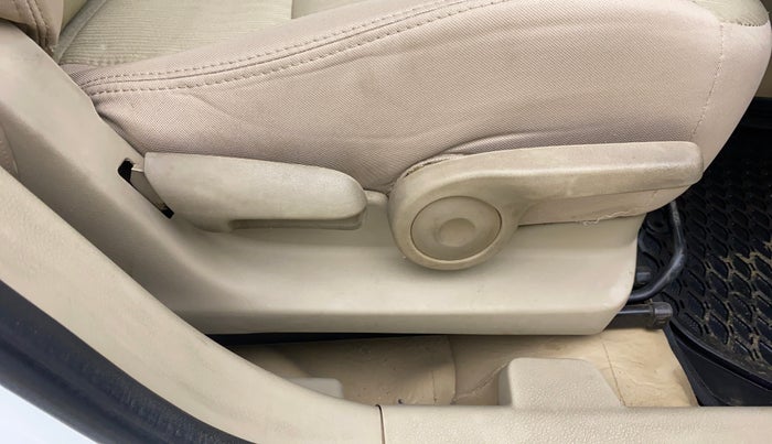 2017 Maruti Ciaz DELTA DIESEL 1.3, Diesel, Manual, 90,990 km, Driver Side Adjustment Panel