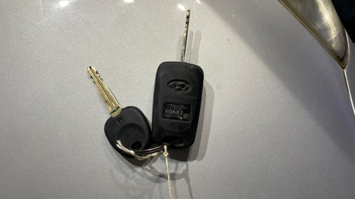 2015 Hyundai i10 SPORTZ 1.1, Petrol, Manual, 28,145 km, Key Close Up