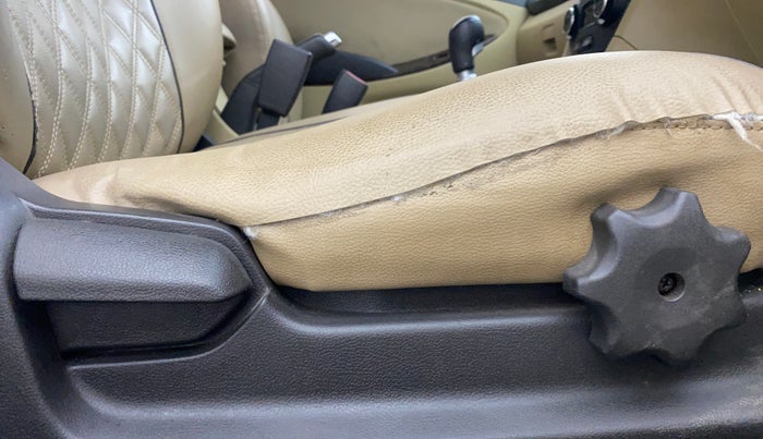 2014 Hyundai Verna FLUIDIC 1.6 CRDI SX, Diesel, Manual, 1,35,671 km, Driver Side Adjustment Panel