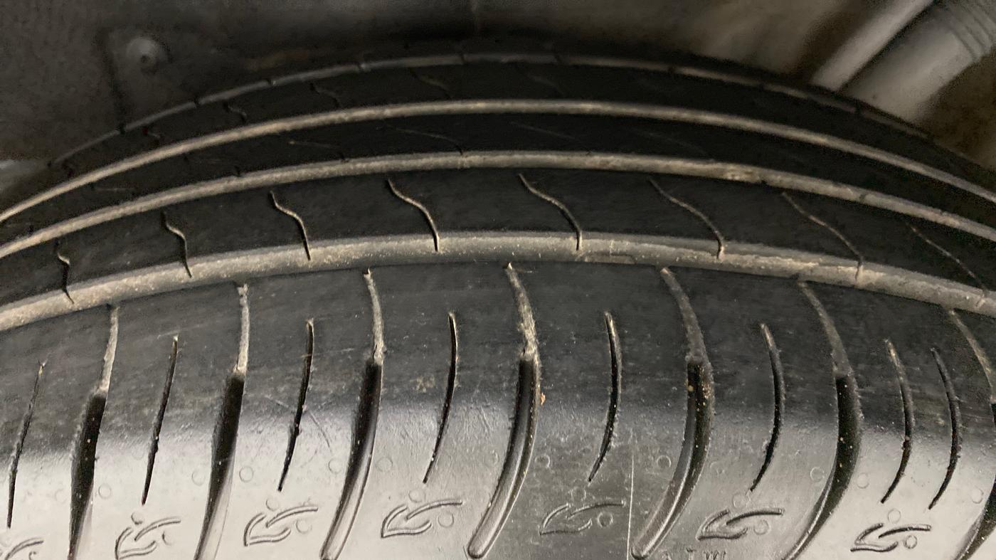 2018 Mahindra MARAZZO M2 8 STR, Diesel, Manual, 18,601 km, Left Rear Tyre Tread
