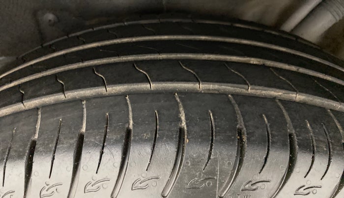 2018 Mahindra MARAZZO M2 8 STR, Diesel, Manual, 18,601 km, Left Rear Tyre Tread