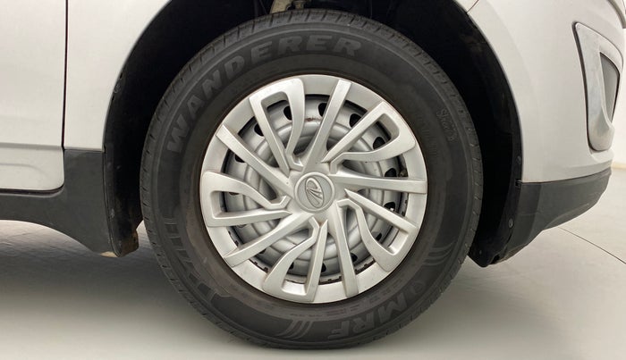 2018 Mahindra MARAZZO M2 8 STR, Diesel, Manual, 18,601 km, Right Front Wheel