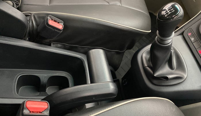 2018 Mahindra MARAZZO M2 8 STR, Diesel, Manual, 18,601 km, Gear Lever