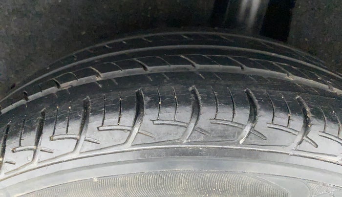 2019 Maruti Baleno DELTA 1.2 K12, Petrol, Manual, 25,856 km, Left Rear Tyre Tread