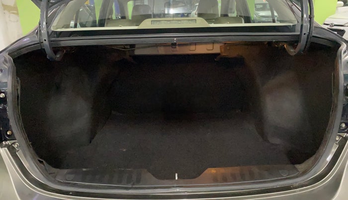 2018 Maruti Ciaz ALPHA 1.5 SHVS PETROL, Petrol, Manual, 82,378 km, Boot Inside