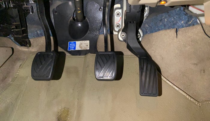 2018 Maruti Ciaz ALPHA 1.5 SHVS PETROL, Petrol, Manual, 82,378 km, Pedals