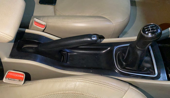 2018 Maruti Ciaz ALPHA 1.5 SHVS PETROL, Petrol, Manual, 82,378 km, Gear Lever