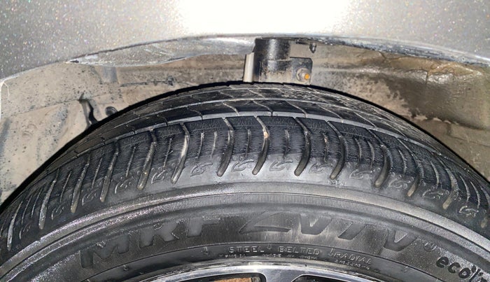 2018 Maruti Ciaz ALPHA 1.5 SHVS PETROL, Petrol, Manual, 82,378 km, Left Front Tyre Tread