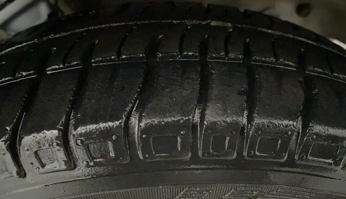 2013 Maruti Alto 800 LXI, Petrol, Manual, 22,138 km, Left Front Tyre Tread