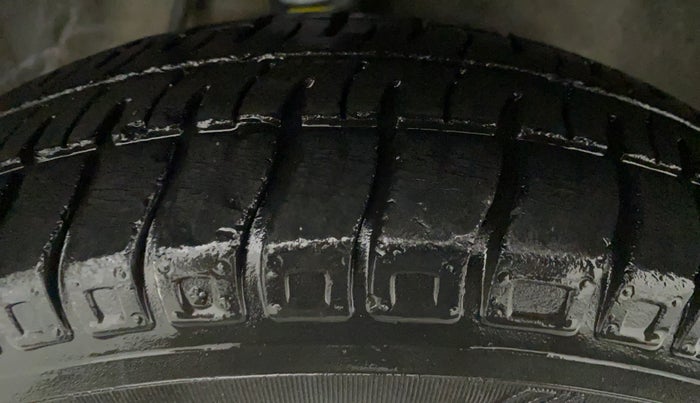 2013 Maruti Alto 800 LXI, Petrol, Manual, 22,138 km, Right Front Tyre Tread