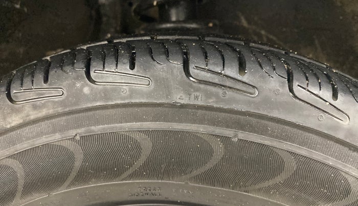 2017 Maruti Alto 800 LXI, Petrol, Manual, 79,411 km, Right Front Tyre Tread