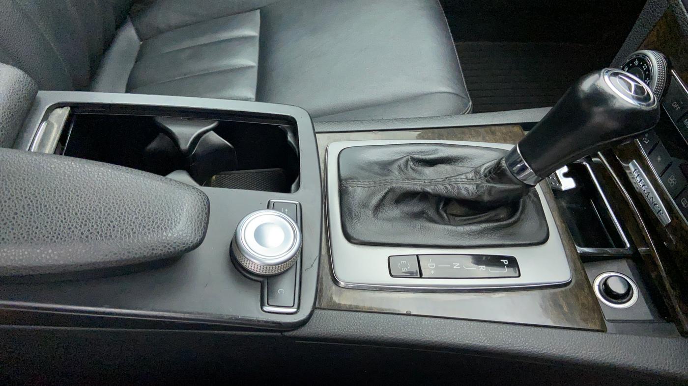 2011 Mercedes Benz C Class 	250 CDI ELEGANCE AT, Diesel, Automatic, 43,438 km, Gear Lever
