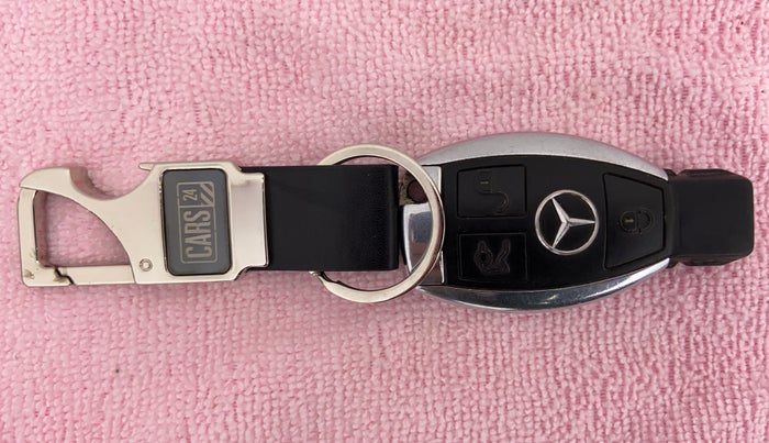 2011 Mercedes Benz C Class 	250 CDI ELEGANCE AT, Diesel, Automatic, 43,438 km, Key Close Up