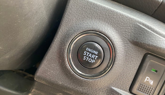 2017 Maruti Vitara Brezza ZDI PLUS DUAL TONE, Diesel, Manual, 98,175 km, Keyless Start/ Stop Button