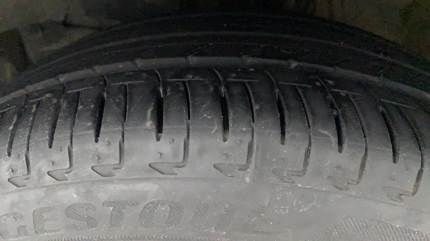 2017 Honda City 1.5L I-VTEC VX CVT, Petrol, Automatic, 1,07,097 km, Left Front Tyre Tread