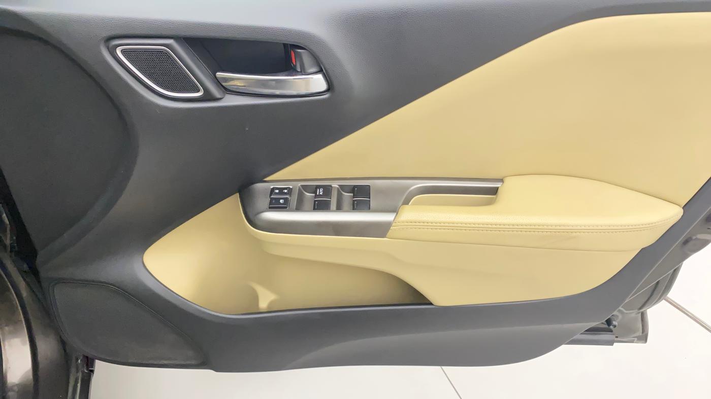 2017 Honda City 1.5L I-VTEC VX CVT, Petrol, Automatic, 1,07,097 km, Driver Side Door Panels Control
