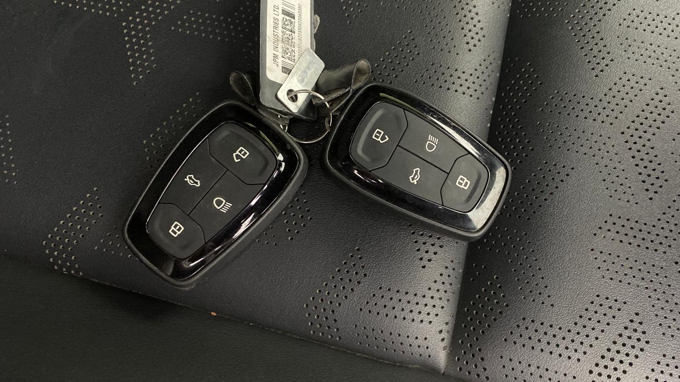 2022 Tata ALTROZ XZA PLUS DARK EDTION, Petrol, Automatic, 38,839 km, Key Close Up