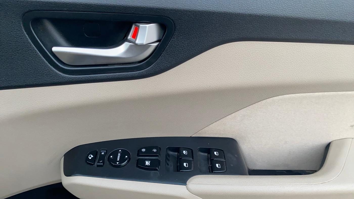 2020 Hyundai Verna SX 1.5 VTVT, Petrol, Manual, 10,417 km, Driver Side Door Panels Control