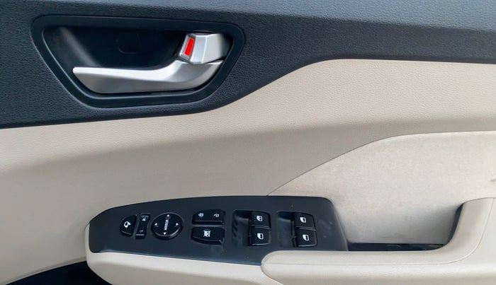 2020 Hyundai Verna SX 1.5 VTVT, Petrol, Manual, 10,417 km, Driver Side Door Panels Control