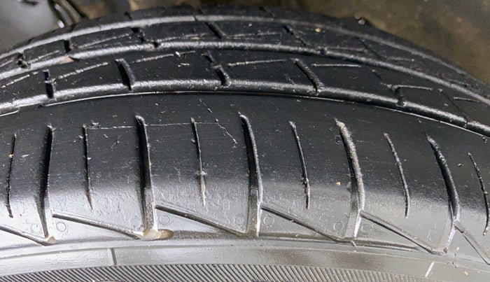 2021 Maruti Alto LXI CNG, CNG, Manual, 23,899 km, Left Rear Tyre Tread