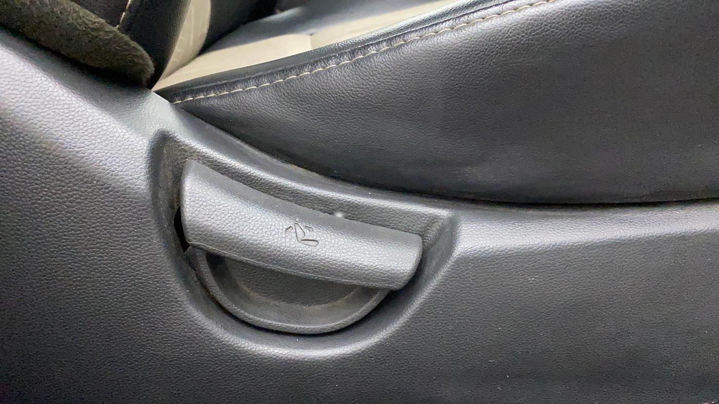 2018 Hyundai Grand i10 MAGNA 1.2 KAPPA VTVT, Petrol, Manual, 25,981 km, Driver Side Adjustment Panel