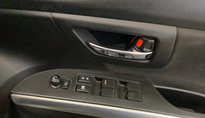 2020 Maruti S Cross ZETA 1.5, Petrol, Manual, 33,344 km, Driver Side Door Panels Control