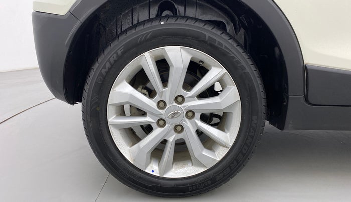 2021 Mahindra XUV300 W8 DIESEL MT, Diesel, Manual, 33,960 km, Right Rear Wheel