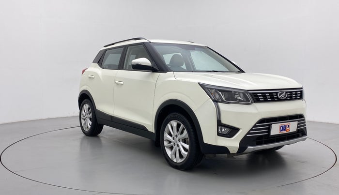 2021 Mahindra XUV300 W8 DIESEL MT, Diesel, Manual, 33,960 km, Right Front Diagonal