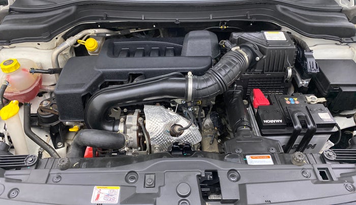 2021 Mahindra XUV300 W8 DIESEL MT, Diesel, Manual, 33,960 km, Open Bonet
