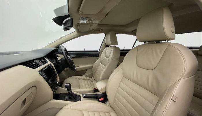 2015 Skoda Octavia ELEGANCE 2.0 TDI AT, Diesel, Automatic, 81,999 km, Right Side Front Door Cabin