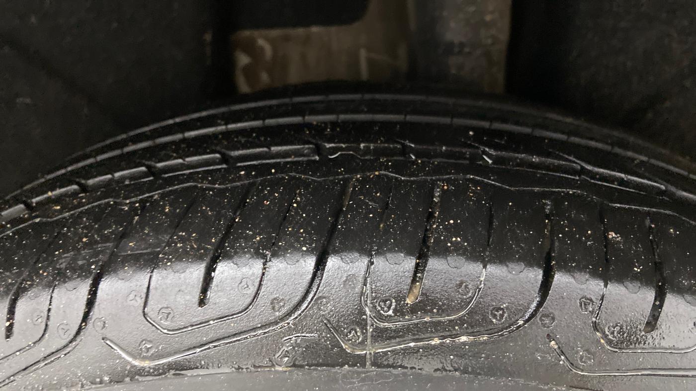 2015 Skoda Octavia ELEGANCE 2.0 TDI AT, Diesel, Automatic, 81,999 km, Left Rear Tyre Tread