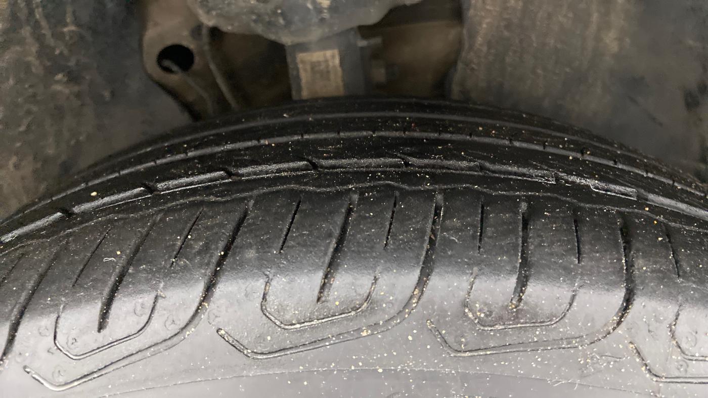 2015 Skoda Octavia ELEGANCE 2.0 TDI AT, Diesel, Automatic, 81,999 km, Right Front Tyre Tread