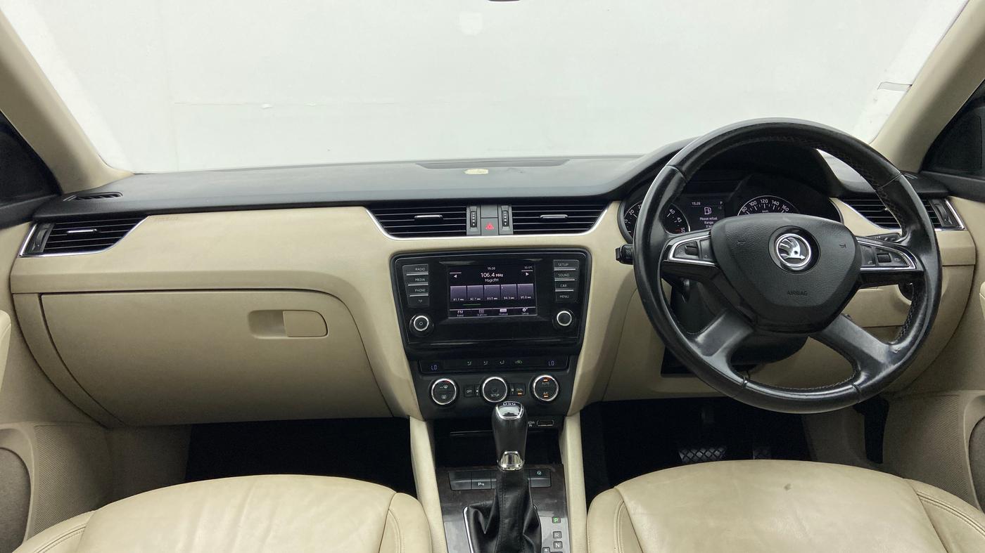 2015 Skoda Octavia ELEGANCE 2.0 TDI AT, Diesel, Automatic, 81,999 km, Dashboard