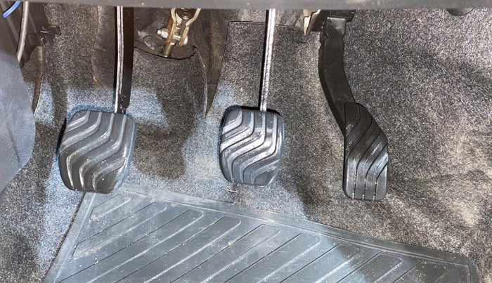 2022 Renault Kwid RXT 1.0, Petrol, Manual, 14,894 km, Pedals