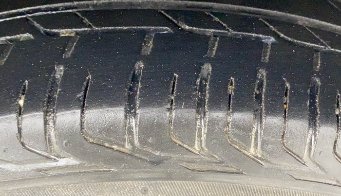 2023 Tata NEXON XMA SUNROOF PETROL, Petrol, Automatic, 36,089 km, Left Rear Tyre Tread