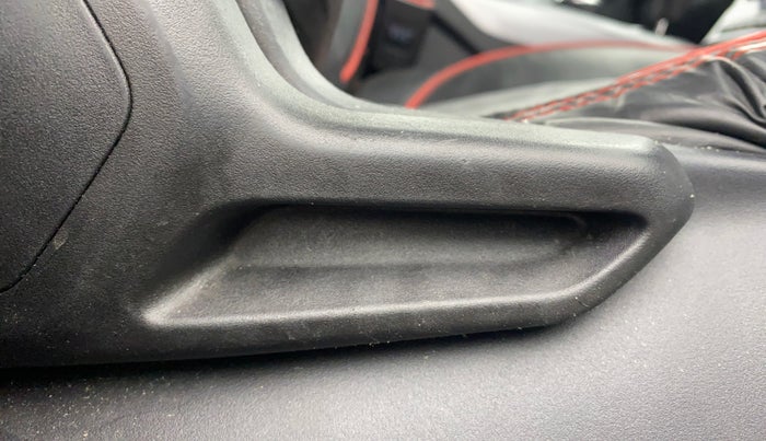 2023 Tata NEXON XMA SUNROOF PETROL, Petrol, Automatic, 36,089 km, Driver Side Adjustment Panel