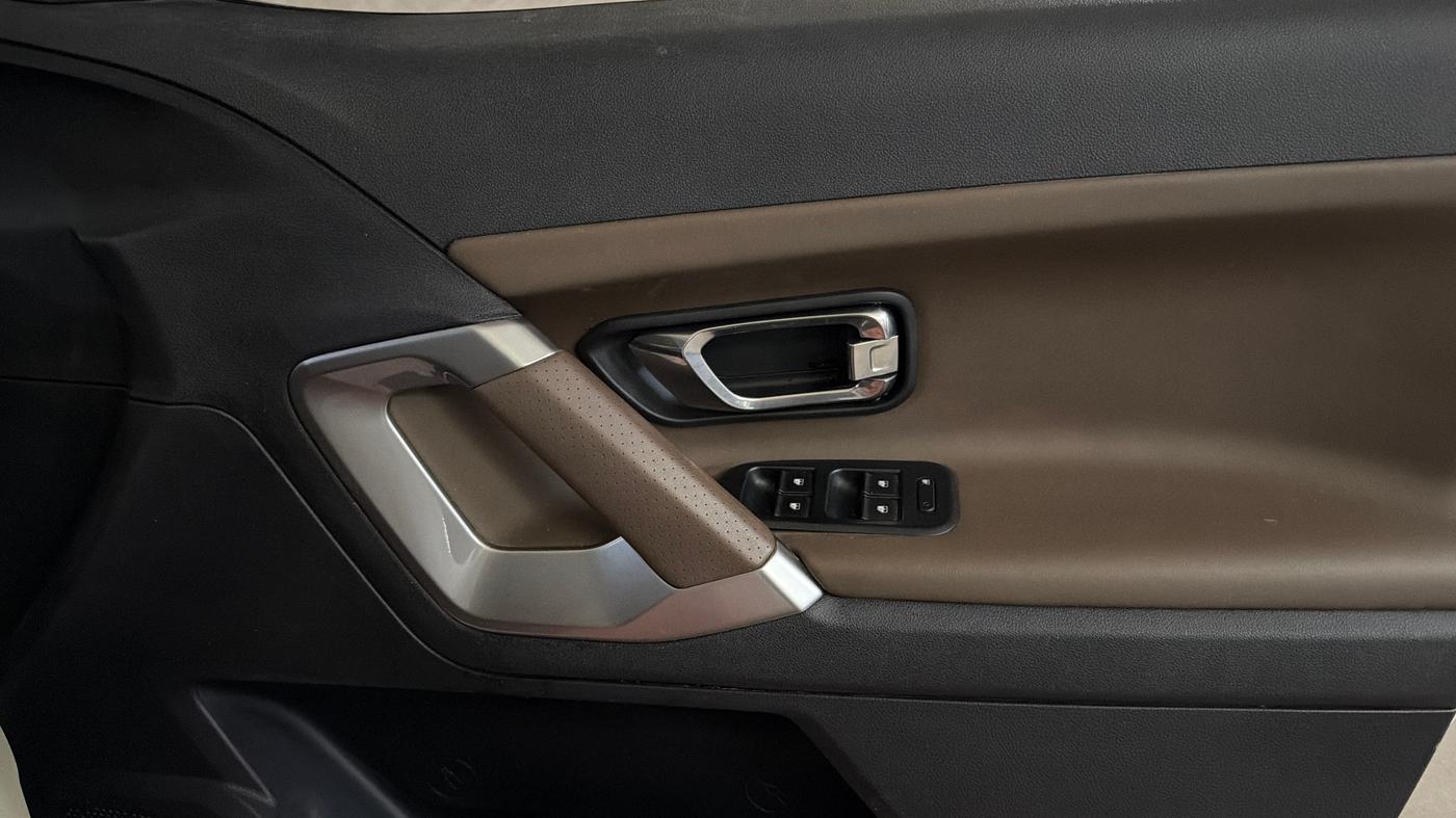 2019 Tata Harrier XZ 2.0L DUAL TONE, Diesel, Manual, 42,040 km, Driver Side Door Panels Control