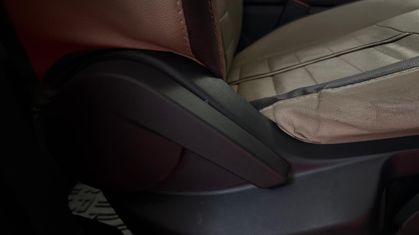 2019 Tata Harrier XZ 2.0L DUAL TONE, Diesel, Manual, 42,040 km, Driver Side Adjustment Panel